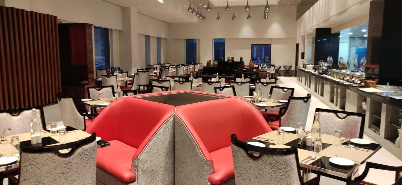 Manjeera Sarovar Premiere Hotel Rājahmundry Екстериор снимка