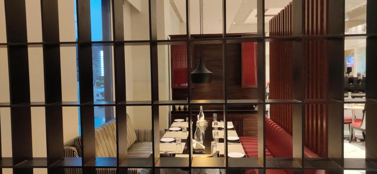 Manjeera Sarovar Premiere Hotel Rājahmundry Екстериор снимка