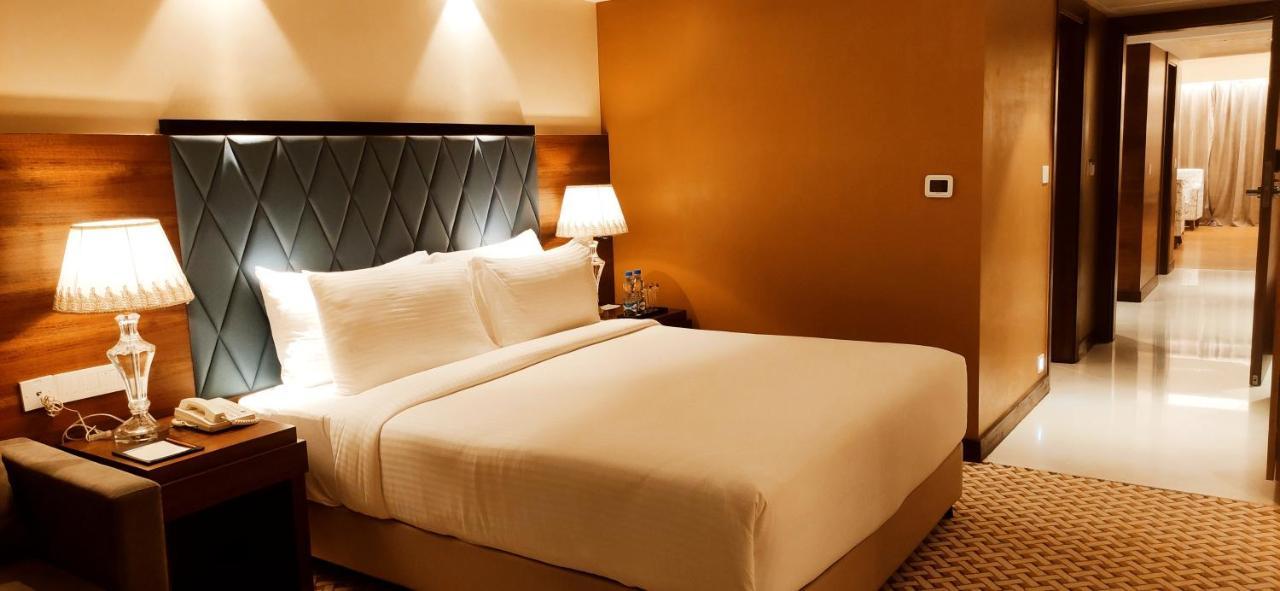 Manjeera Sarovar Premiere Hotel Rājahmundry Екстериор снимка