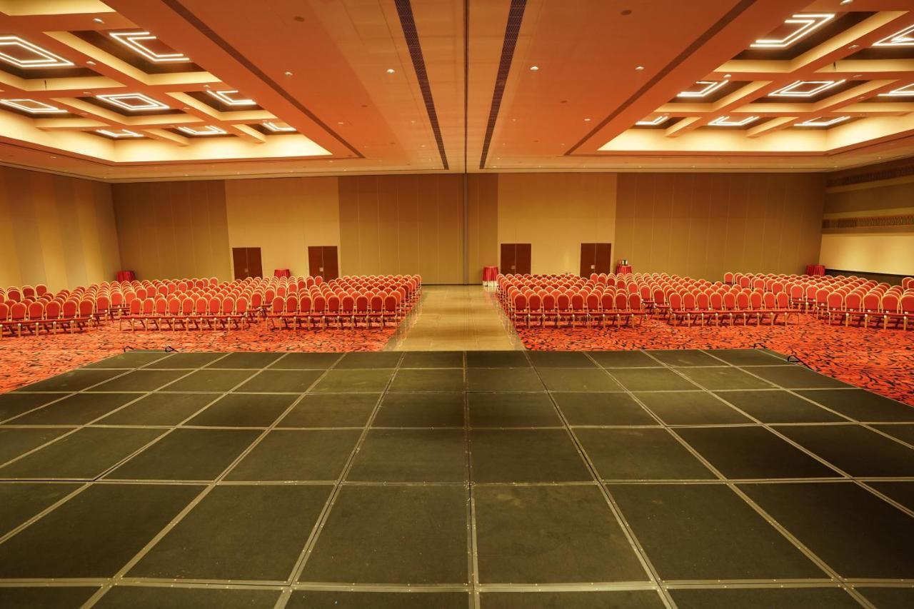 Manjeera Sarovar Premiere Hotel Rājahmundry Екстериор снимка
