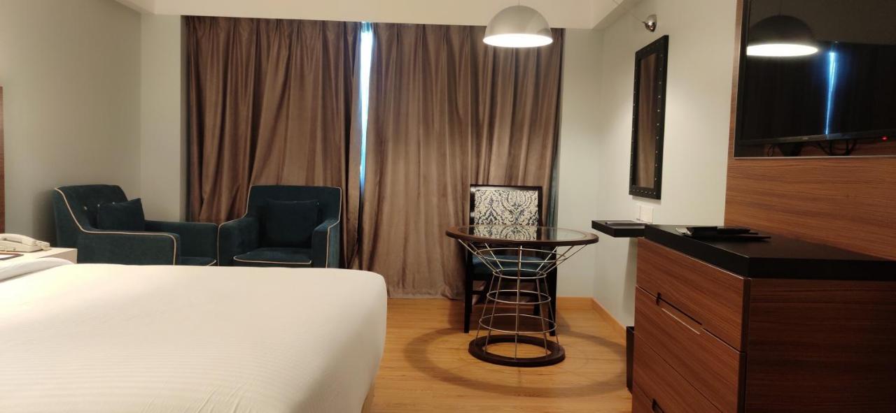 Manjeera Sarovar Premiere Hotel Rājahmundry Екстериор снимка