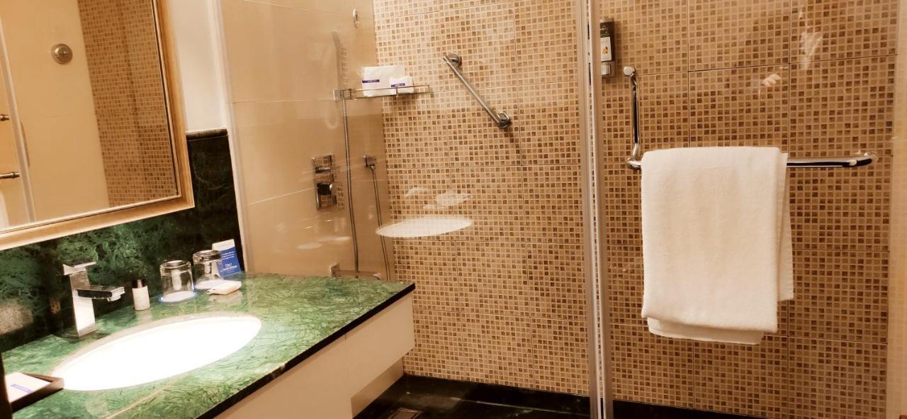 Manjeera Sarovar Premiere Hotel Rājahmundry Екстериор снимка