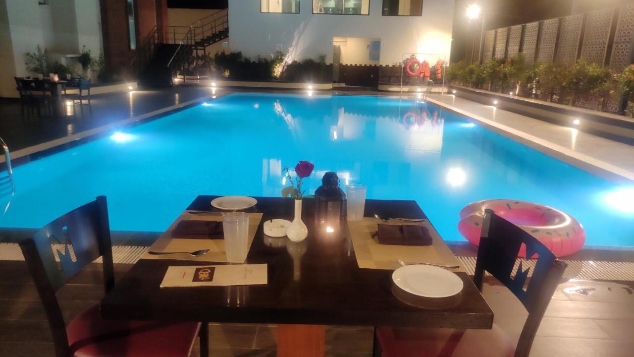 Manjeera Sarovar Premiere Hotel Rājahmundry Екстериор снимка
