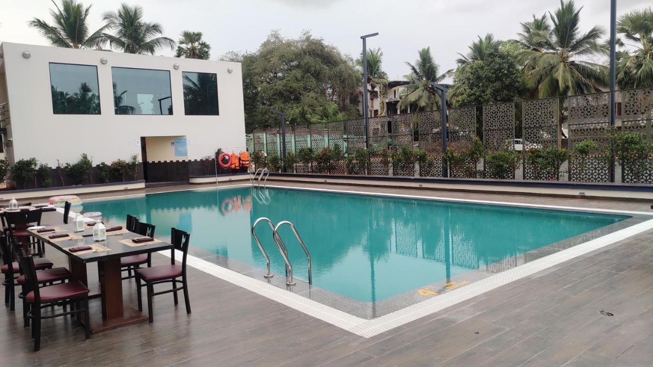Manjeera Sarovar Premiere Hotel Rājahmundry Екстериор снимка