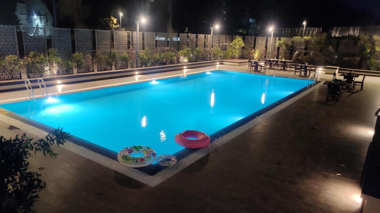 Manjeera Sarovar Premiere Hotel Rājahmundry Екстериор снимка