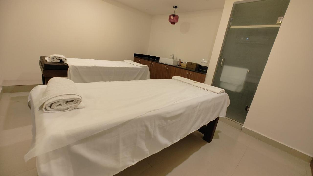 Manjeera Sarovar Premiere Hotel Rājahmundry Екстериор снимка